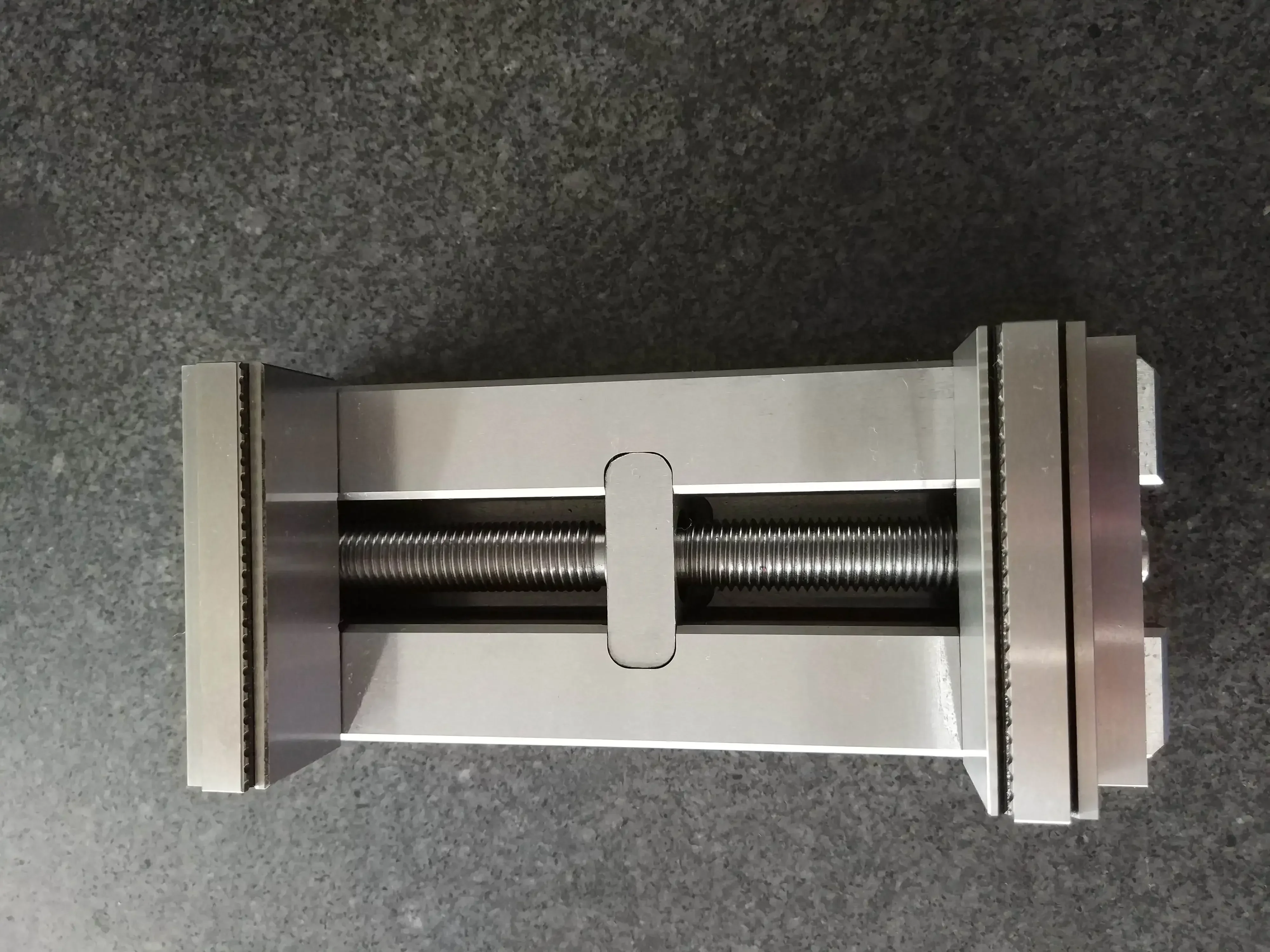 Opening 200mm Precision Double Vise Single Self Centering 5 Axis CNC Work Fixed Center Bench