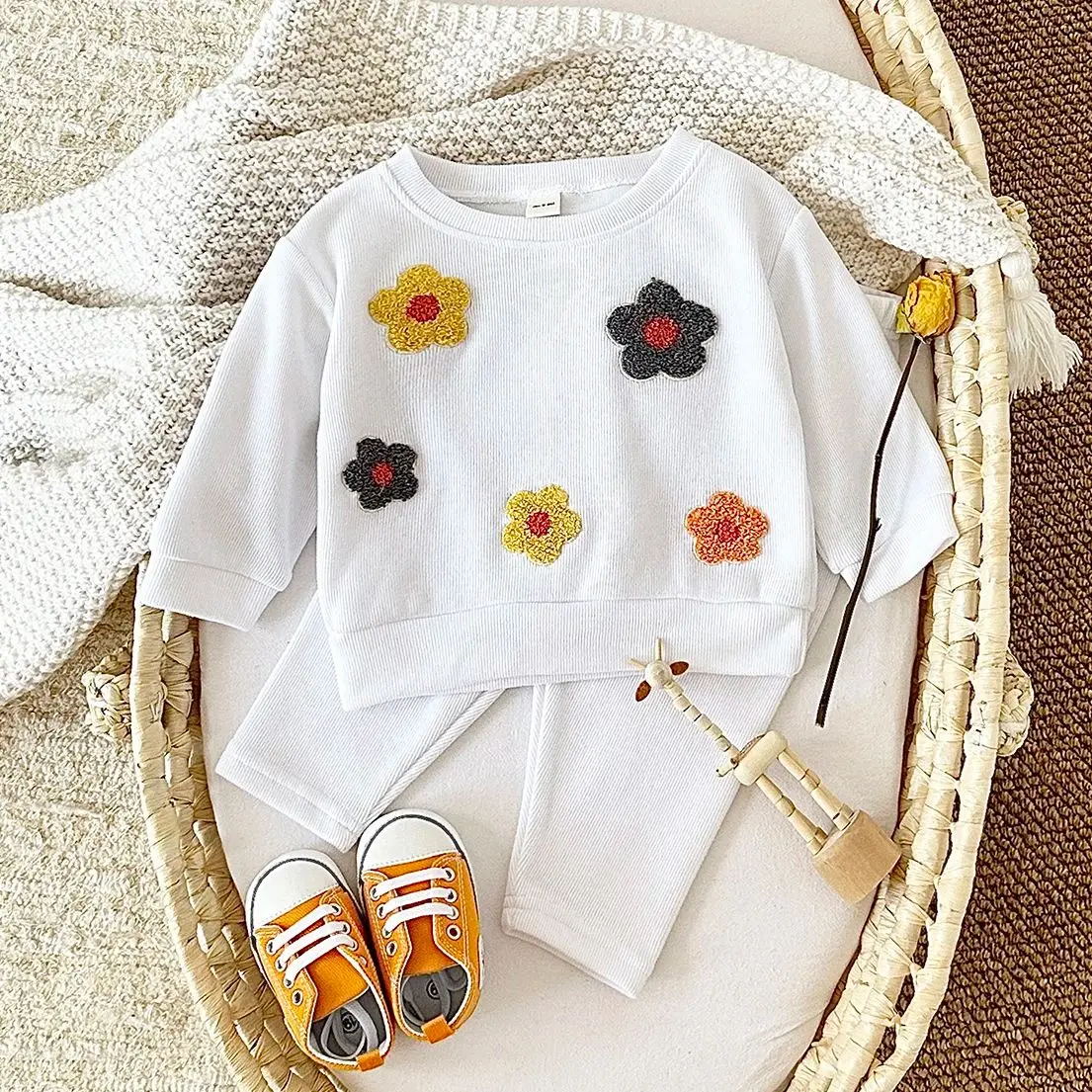 Autumn New Infant Toddler Outfits Cute little flowers Sweatshirt+Pants 2Pcs Baby Girls Clothes Sets Newborn Baby 0-3Y Kids Suit