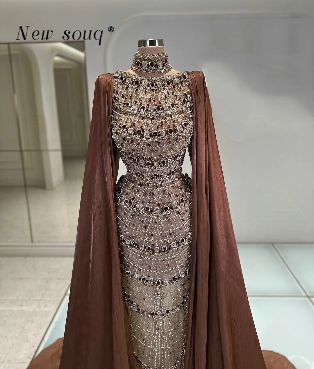 Brown Long Cape Sleeve Muslim Evening Dresses Customized High Neck Crystals Dubai Middle East Formal Events Party Gowns Vintage