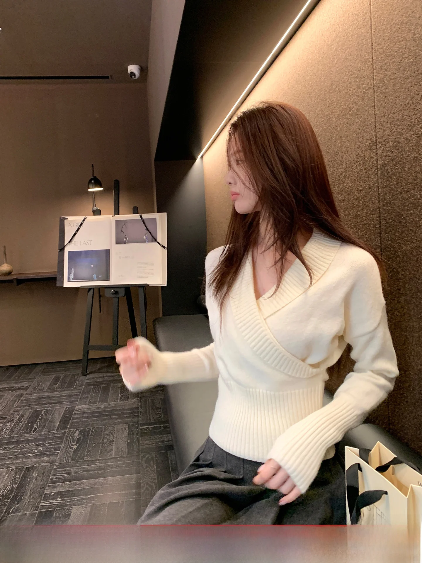 

White Moonlight Cross V-ne Knitwear Women's Outerwear Slimming Waist Design Soft Casual Sle Long Sve Knitted Sweater