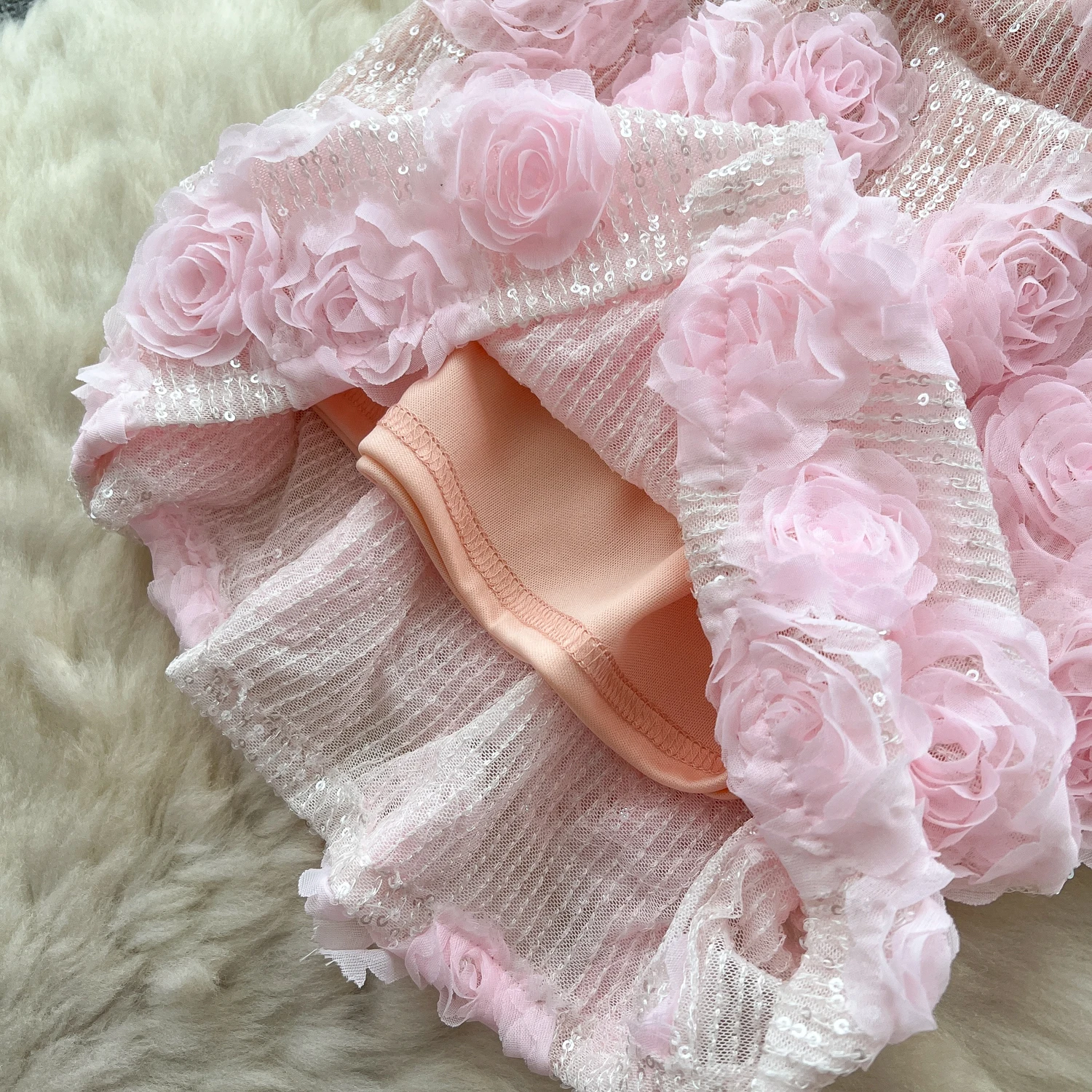 Clothland Donna Dolce Paillettes Cami Dress Scollo a V Cinghie per spaghetti Senza maniche Fiore Abiti al ginocchio Vestido QE019