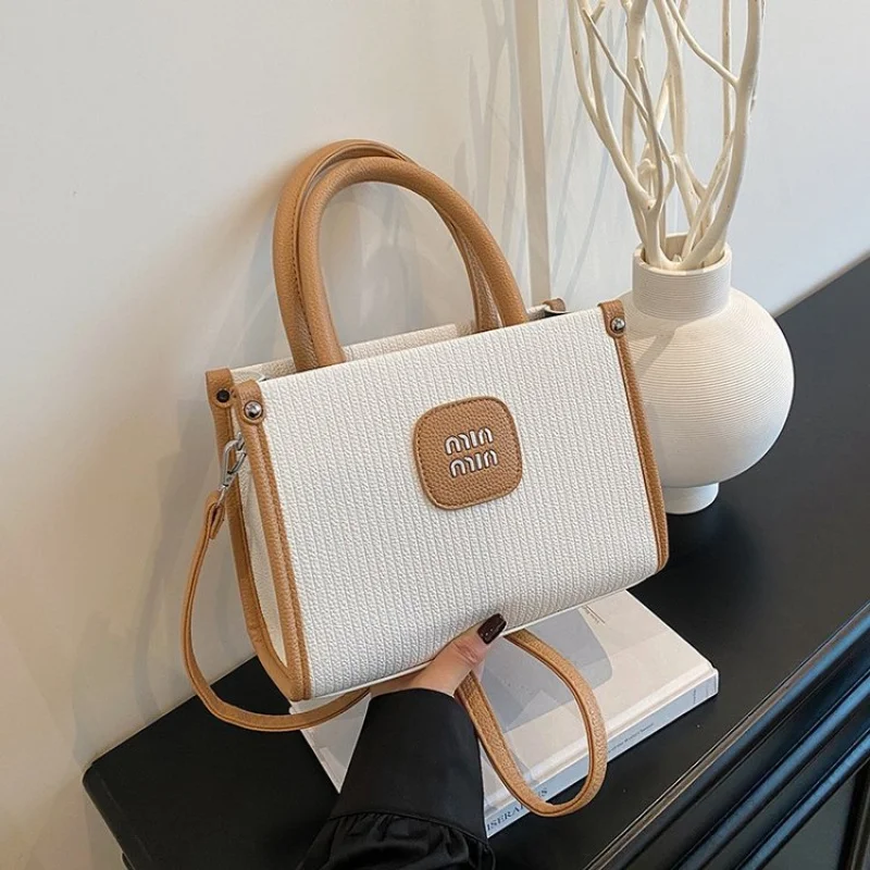 

Elegant Leather Women's Shoulder Bag High-End Luxury Brand Fashionable Famous Paris Stylish Accent Daily Bag​