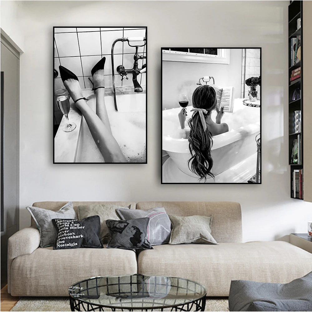 Woman in Bathtub Print Poster Black and White Woman Bathroom Canvas Painting Girls Vintage Wall Art Toilet Fashion Decoration