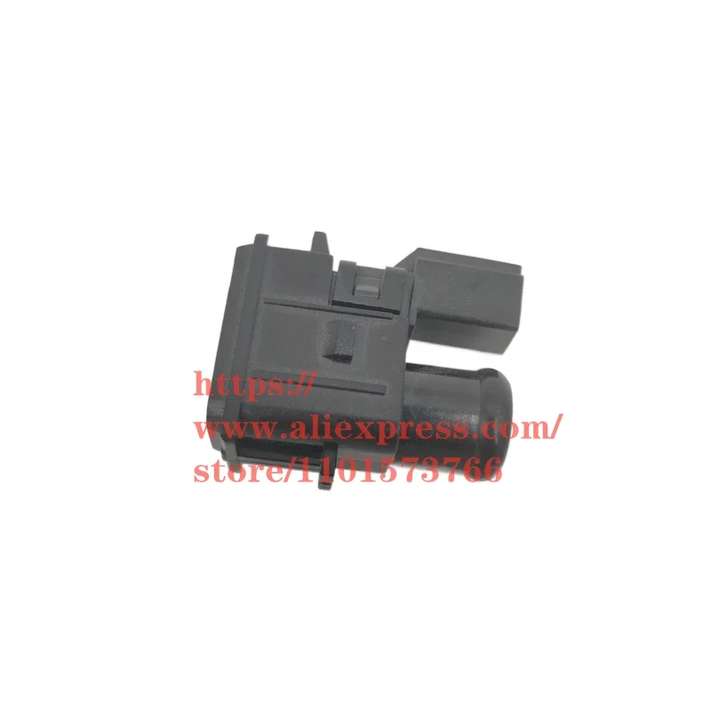 

Indoor Temperature Sensor for Geely Emgrand,MK,GC7,EC7,SC7 OE:1067000033