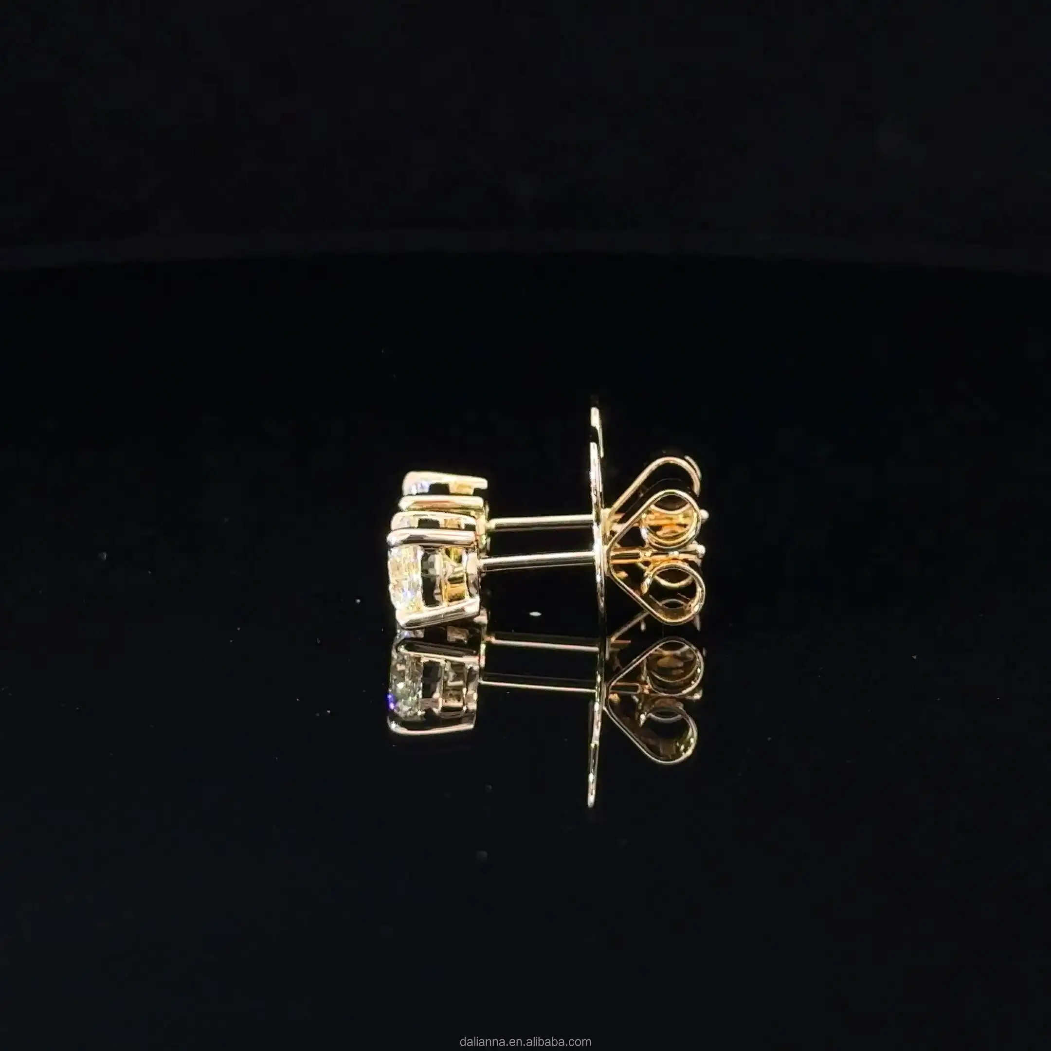 18K Gold Lab Grown Diamond Stud Earrings 0.5CT to 1 Carat round Brilliant Cut with VVS1 Clarity
