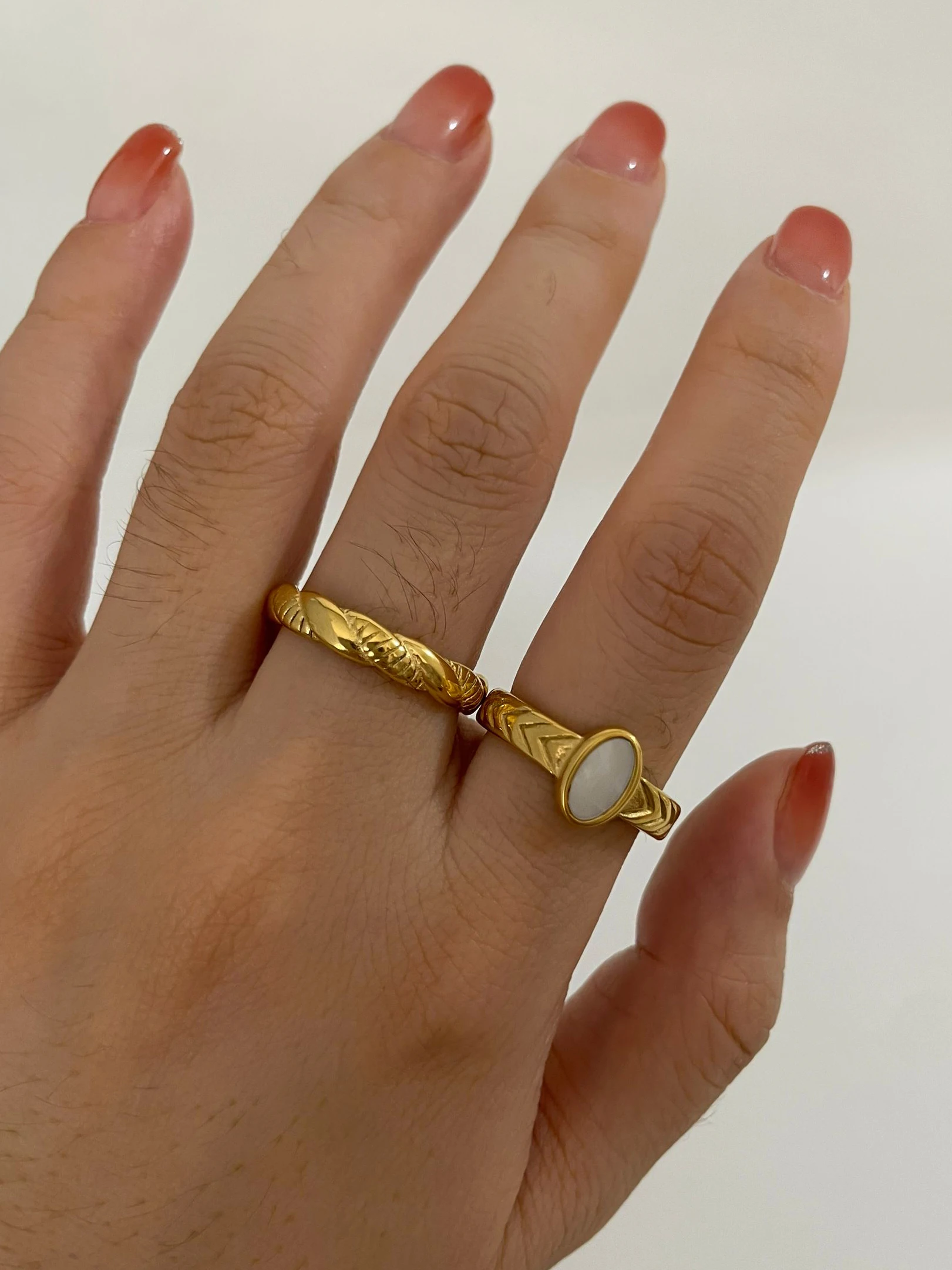 GHIDBK Simple Trendy 18K Gold Plated Oval White Mother of Pearl Rings for Women Stainless Steel Waterproof Wedding Party Jewelry