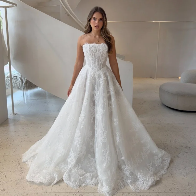 Lace White Appliques Wedding Dresses of Off-Shoulder Lace Flower Decal A-Line Decal off-shoulder Bridal Gowns Made Customized