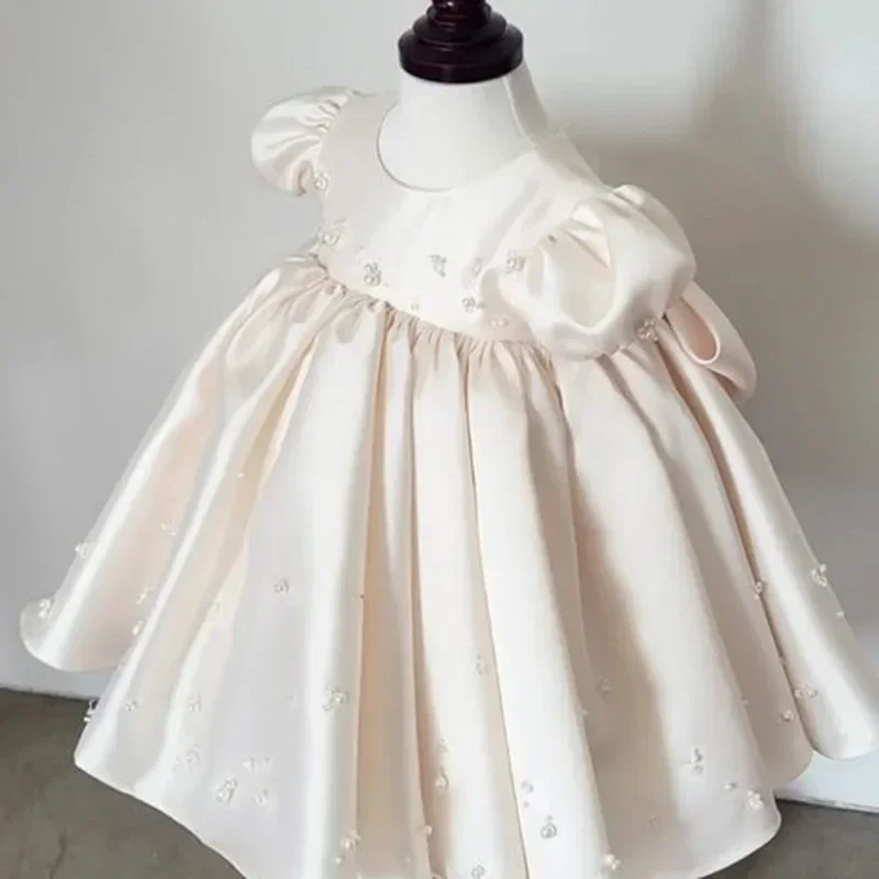 2025 Abiti da compleanno Ragazza 1 anno Bambini che borda Elegante abito bianco Per bambini Principessa Flower Girl Abito da ballo per feste di matrimonio