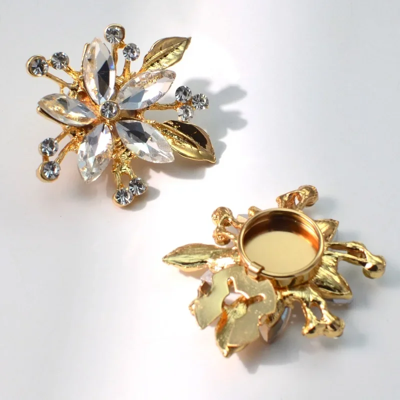 1/2Pcs Luxury Rhinestone Flowers Clip-On Shirt Button Cover Cufflinks Button Pins for Ladies Men Clothing Sleeve Buttons Accesso