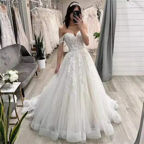 Customized Elegant Boho Wedding Dresses Lace Applique A-Line Wedding Gowns Sweep Train Long Puffy Bride Dress vestidos de novia