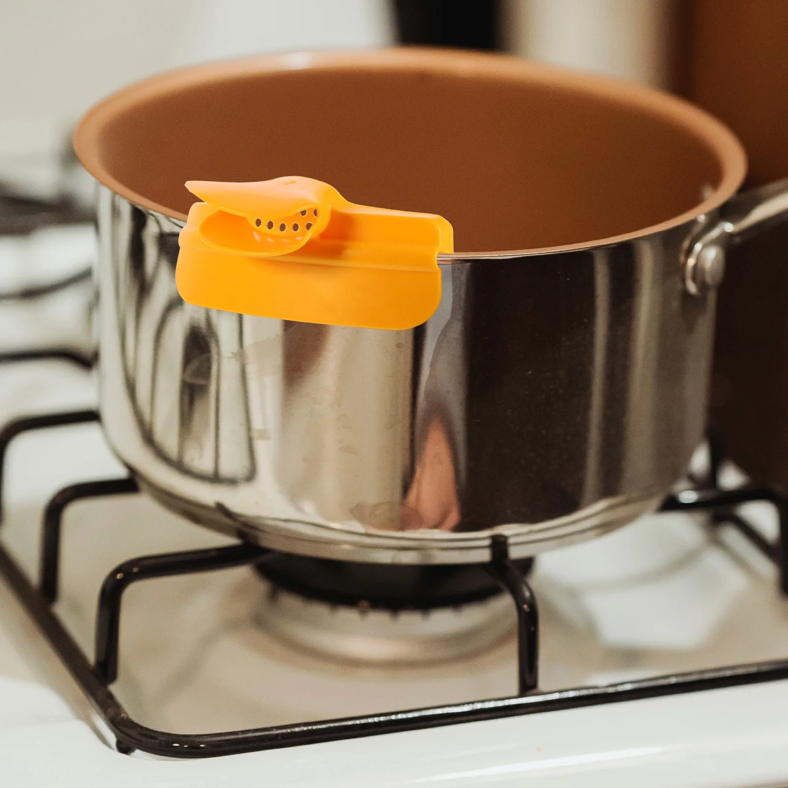 

2Pcs Spill-Proof Pot Edge Funnel Silicone Pouring Strainer for Soup Oil Jam Liquid Transfer Kitchen Accessories Filling Bottles