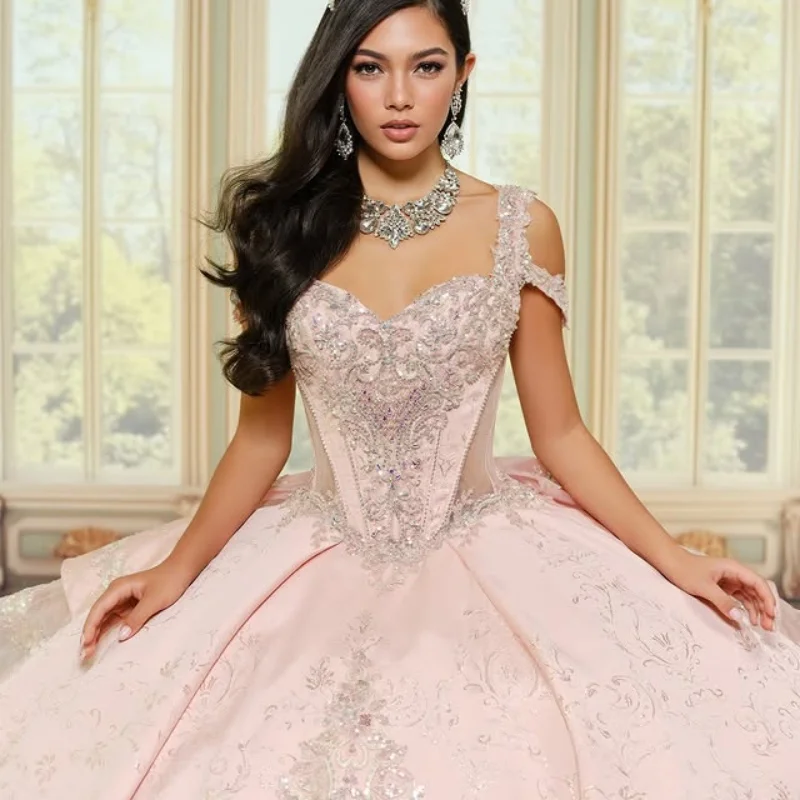 

Блестящее розовое платье Quinceanera, кружевное многослойное кристаллическое блестящее цветочное платье с длинным хвостом и бантом, платья de 15, Quinceanera ﻿ Индивидуальный