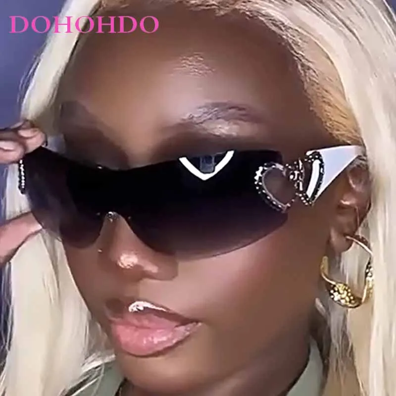 

2025 Fashion Y2K Heart Love Sunglasses Women Men Trendy New Punk Wrap Around Gradient Sun Glasses Shade UV400 Eyewear Goggles