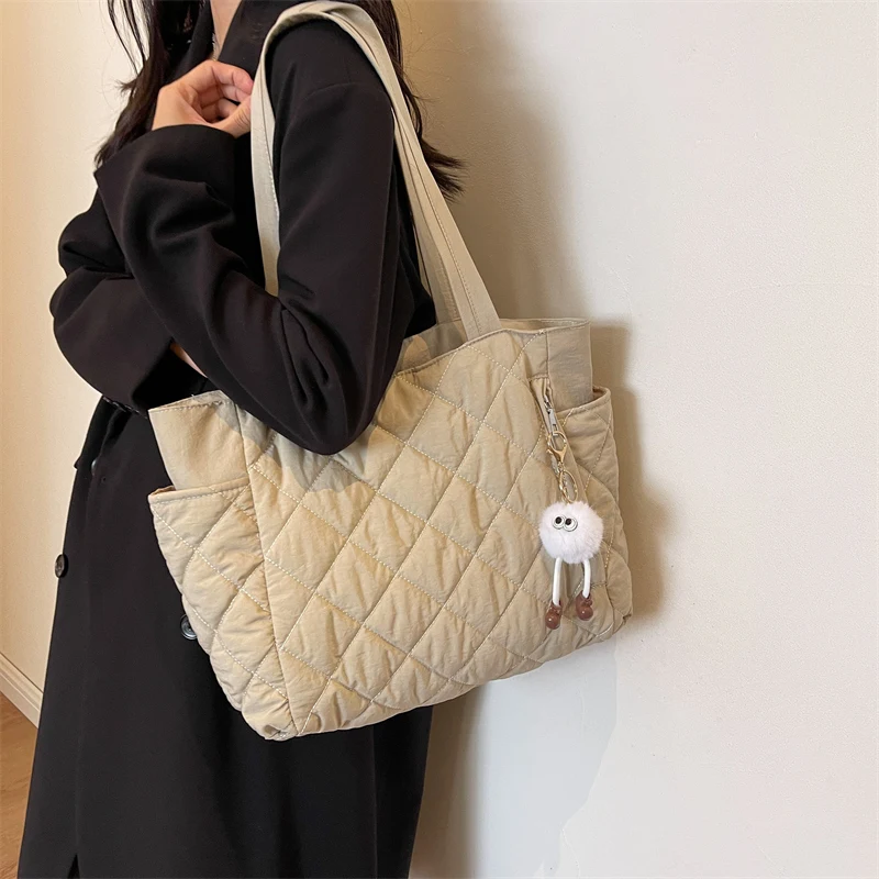 Large Capacity Soft Shoulder Side Bag for Women 2023 Winter Trend Fashion Design Cloth Hand Bags Female Handbags Tote Bags