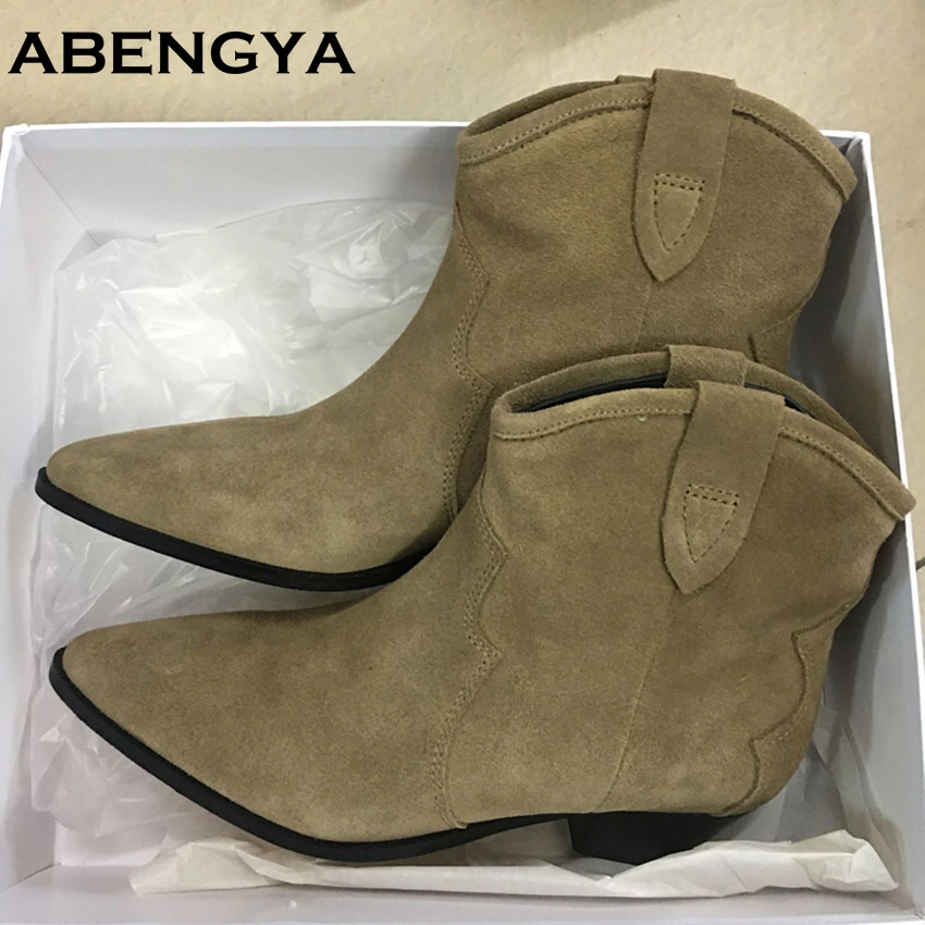 

2025 Classic Suede Leather Chelsea Boots Woman Point toe Square Heel Slip on Ankle Boots Comfortable Flat Knight Boots Women