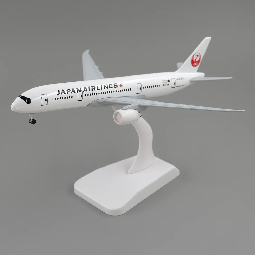 18cm Aircraft Boeing 787 Japan Airlines Alloy Plane B787 with Wheel Model Toys Children Kids Gift for Collection Decorations