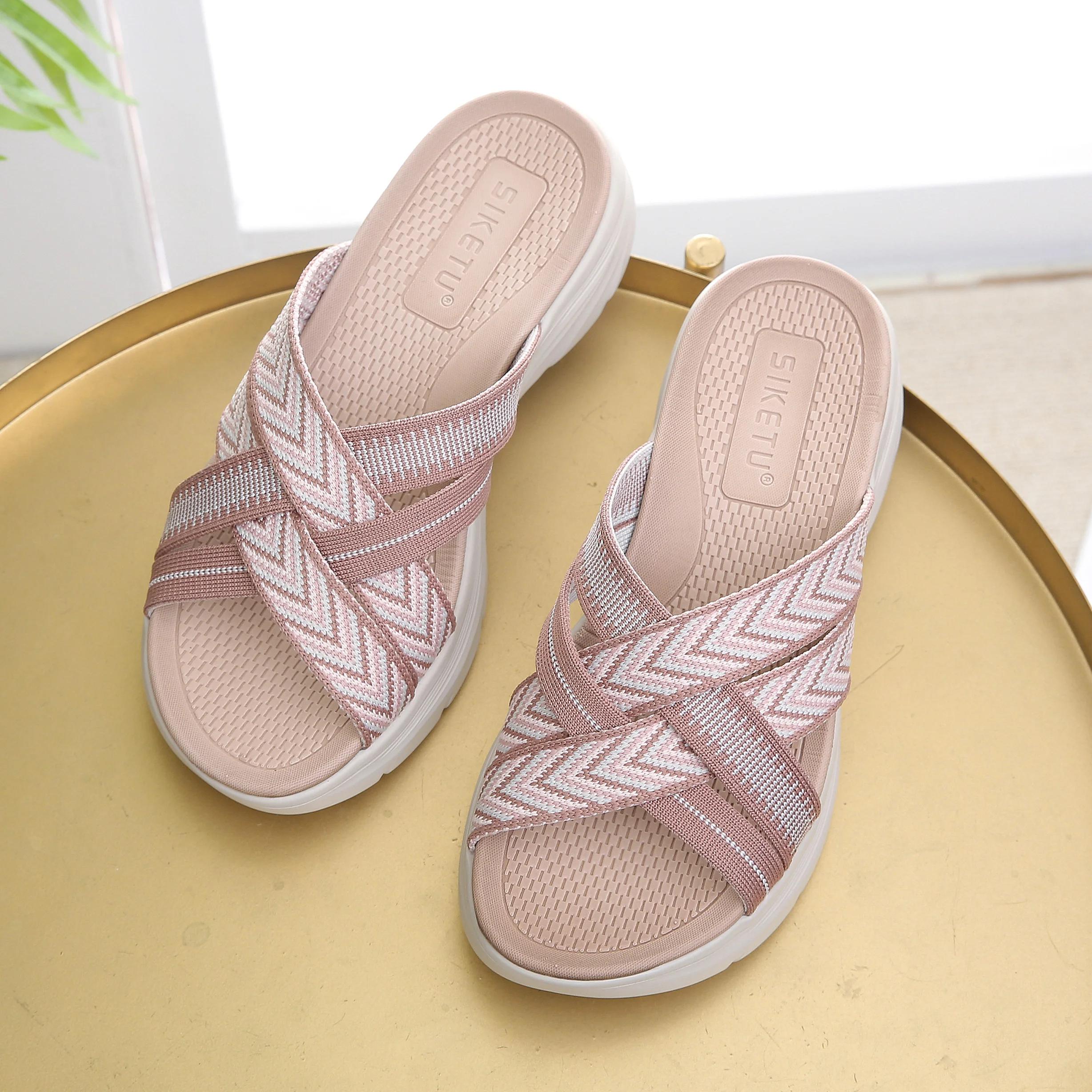 

New Summer Fashionable Thick Bottom Slope Heel Ultra Light Moisture Comfortable Beach Vacation Women's Slippers