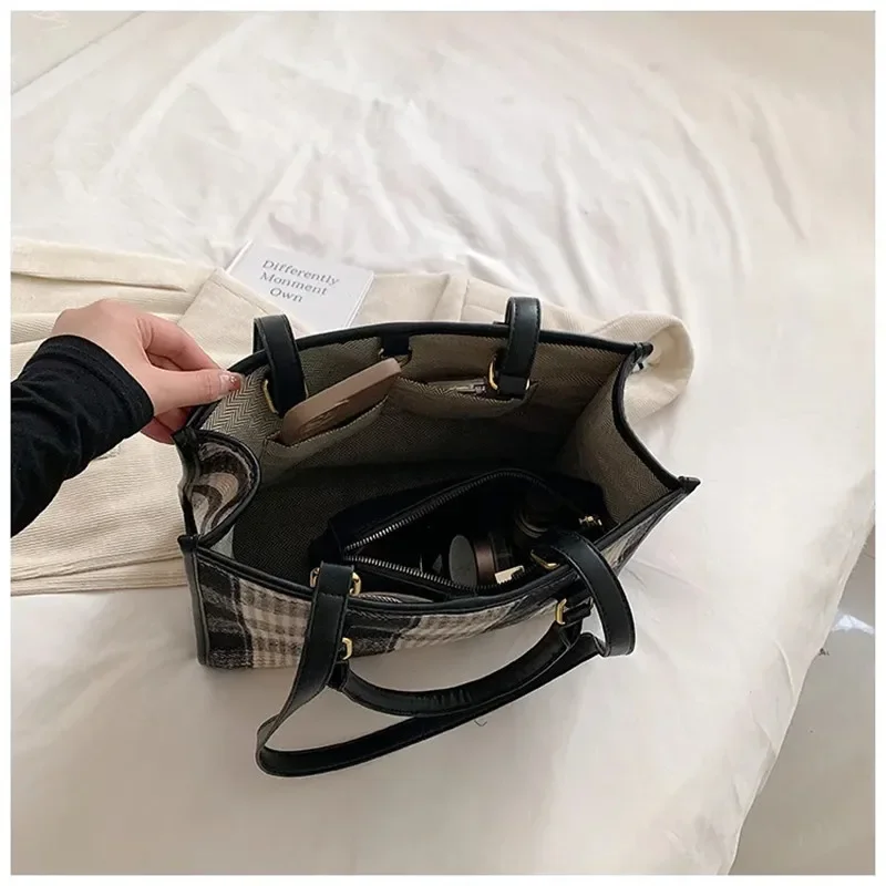 Large Capacity Tote Bags For Women New Plaid Shoulder Bag Winter Canvas All-Match New Casual Underarm Handbag Big Commuter Bag