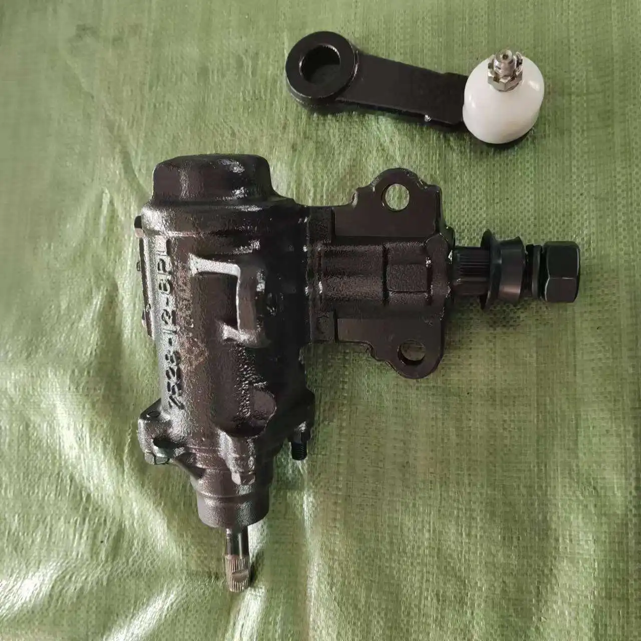 For Mazda B2000 B2200 B2600 Hydraulic Power Steering Gear Box OE UB4032920 UA8J32110B UB44107738 UB4032110 UC8732110 UB4410-7738