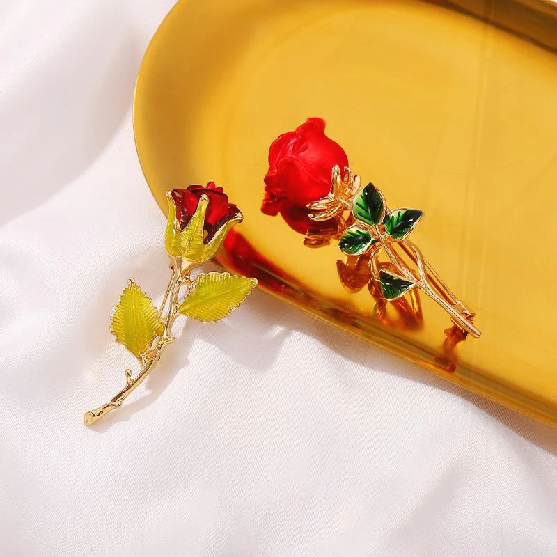 Broche Rosa Vermelha Alfinetes Personalizados para Mulheres, Acessórios Elegantes para Joias Vegetais, Terno Casual Corsages, Presente para Amiga e Amiga