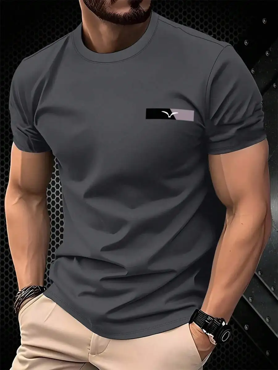 

Мужская футболка с коротким рукавом и круглым вырезом, приталенного кроя, с минималистичным графическим принтом, темно-серая