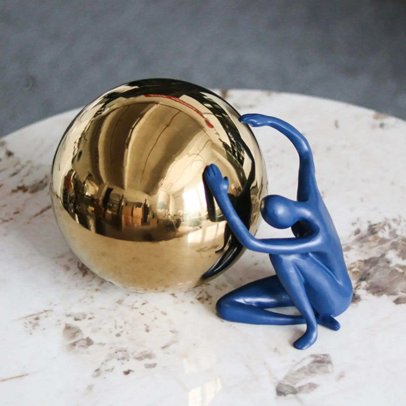 Modern Art Decorative Sculpture Minimalist Human Statue Resin Figurine for Commercial Office Reception