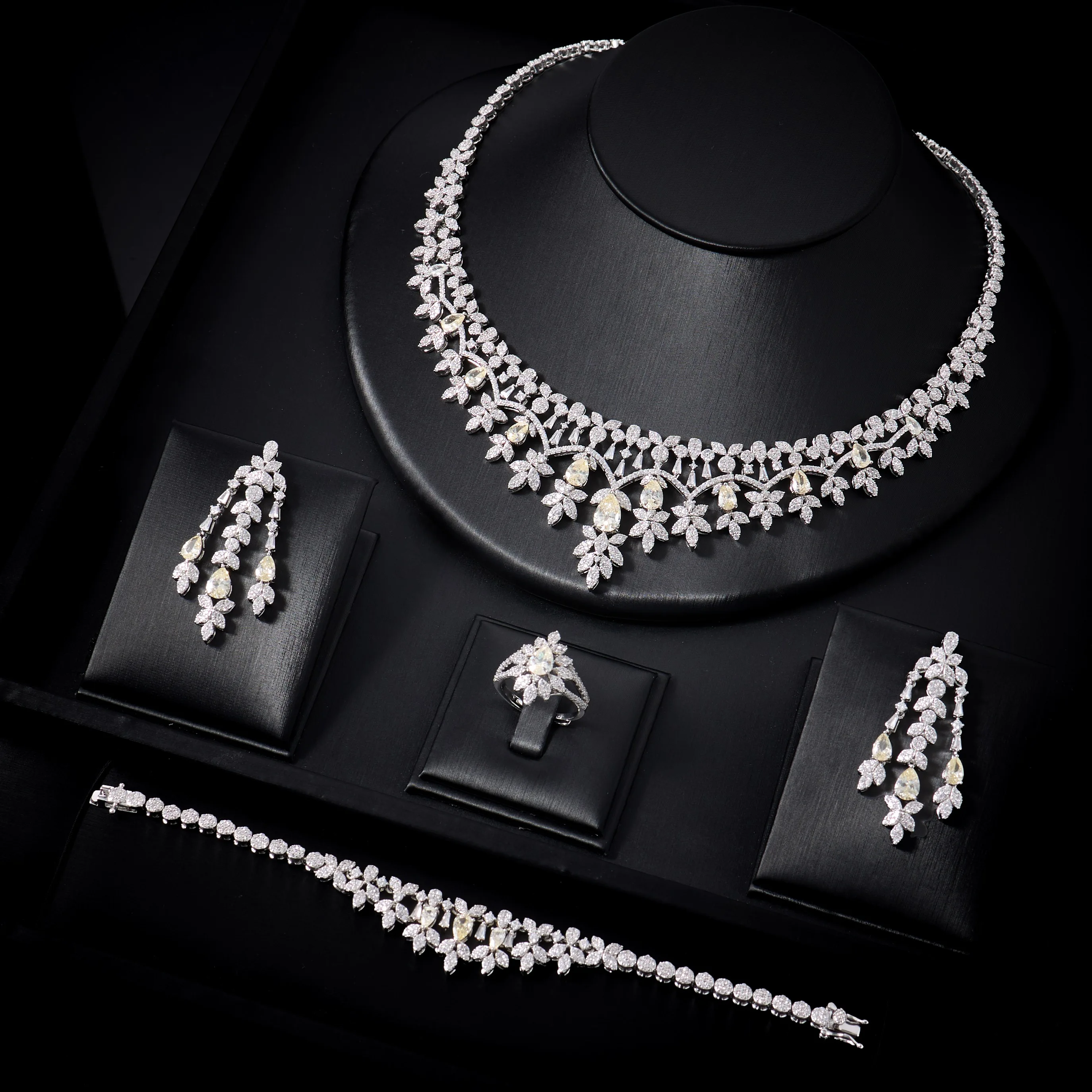 023653Luxury Pear Cut CZ Jewelry Set Bridal Wedding 4 Pieces Set Necklace Earrings Bracelet Ring Sparkling Cubic Zirconia Bridal
