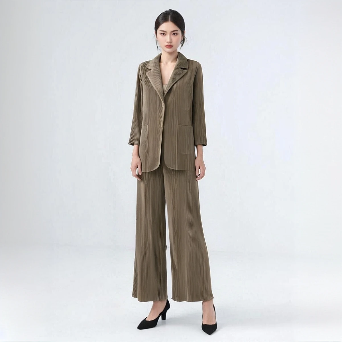 

Miyake Style Pleated Suit Jacket for Women in The Spring and Autumn of 2025, New Style Suit for Slimming, High-end Design Jacket