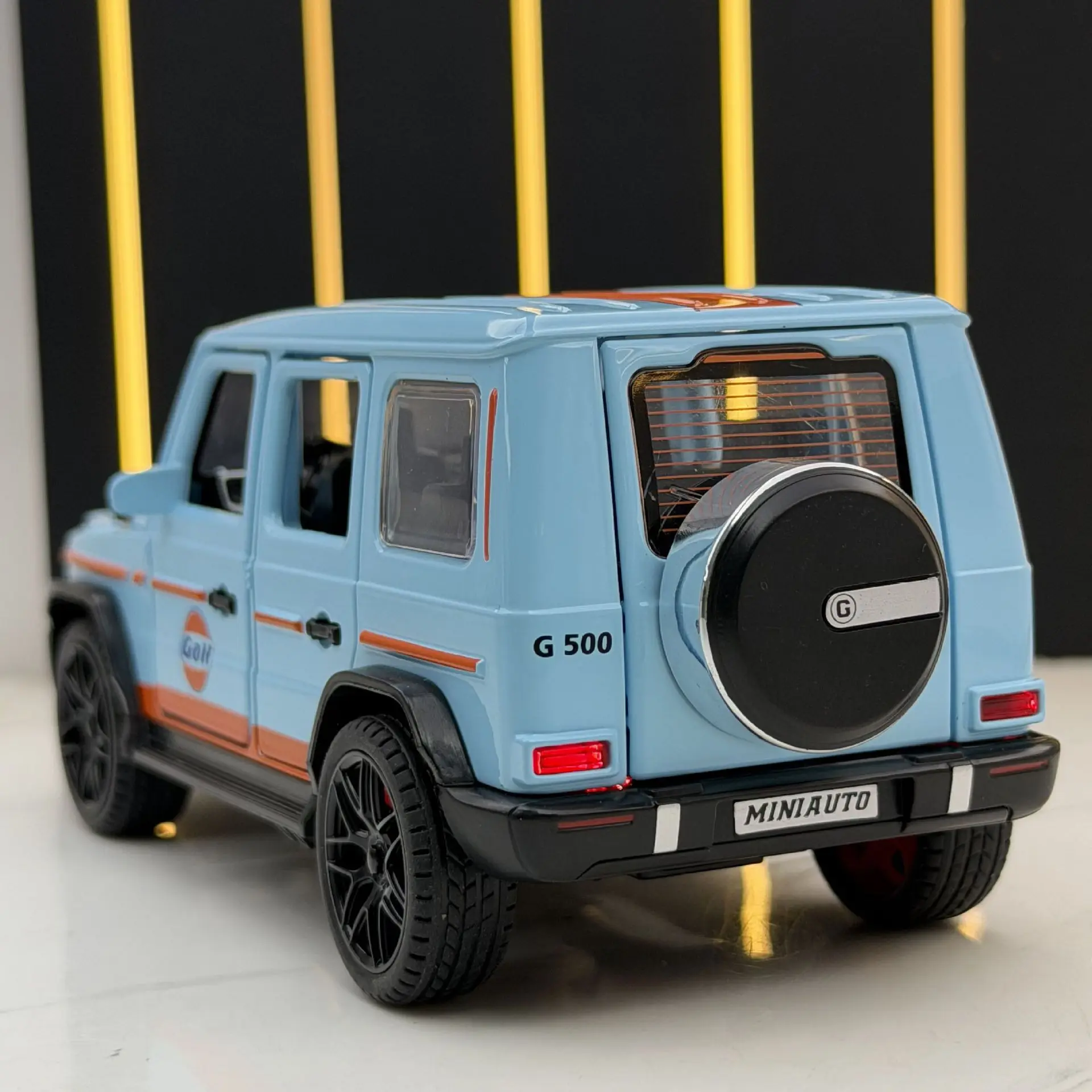 1:32 Upgraded G500 Off-Road Vehicle Sound and Light Pull Back Toy Police Car Model Ornament Diecast Alloy Car Model Collectible