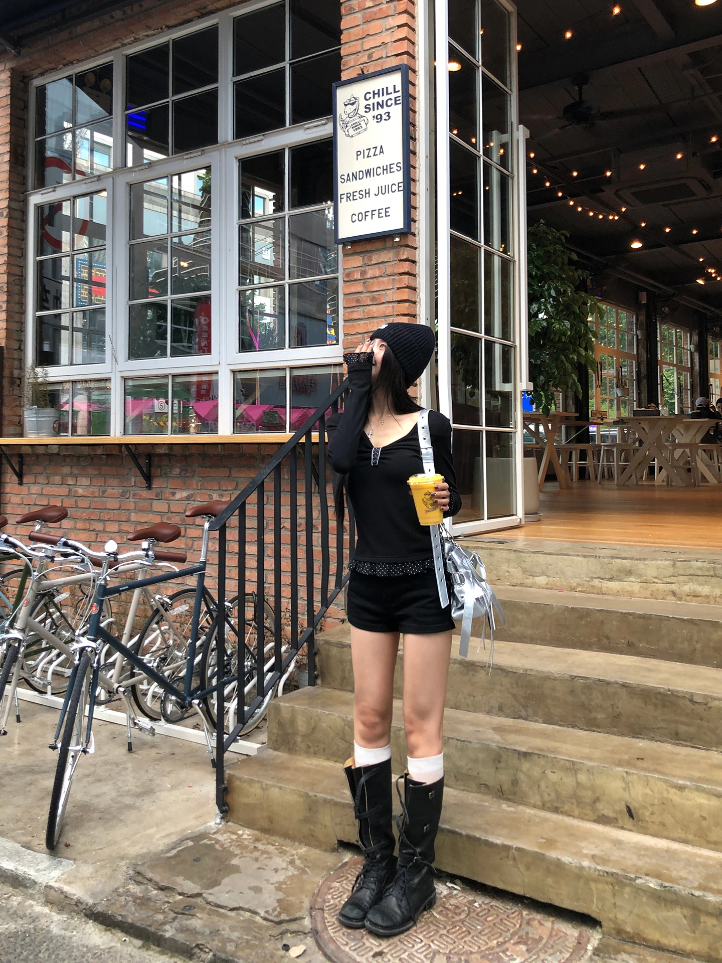 Red Celebri Long Sve Base irt Nuova maglietta da donna di inizio autunno Bla Sensation di fascia alta mangia Design Top Ladies Faion