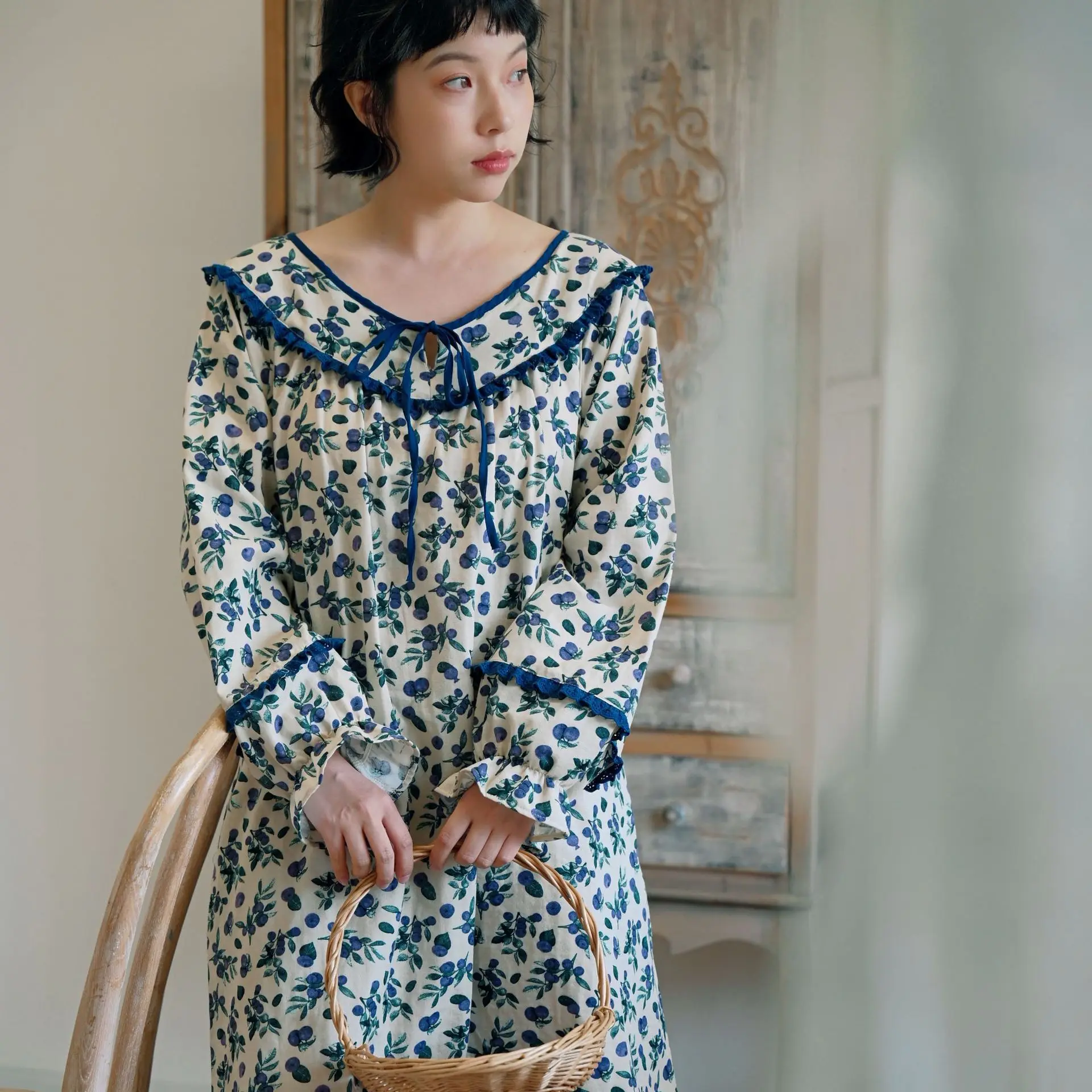 2026 Women's Nightdress Women's Long-sleeved Retro Lace One-piece Long Dress