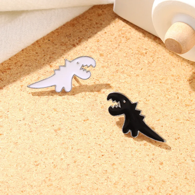 Creative Trendy Cartoon Black White Cat Dinosaur Oil Drop Lapel Brooch Badge Pin Denim Bag Gift Men Women Fashion Jewelry