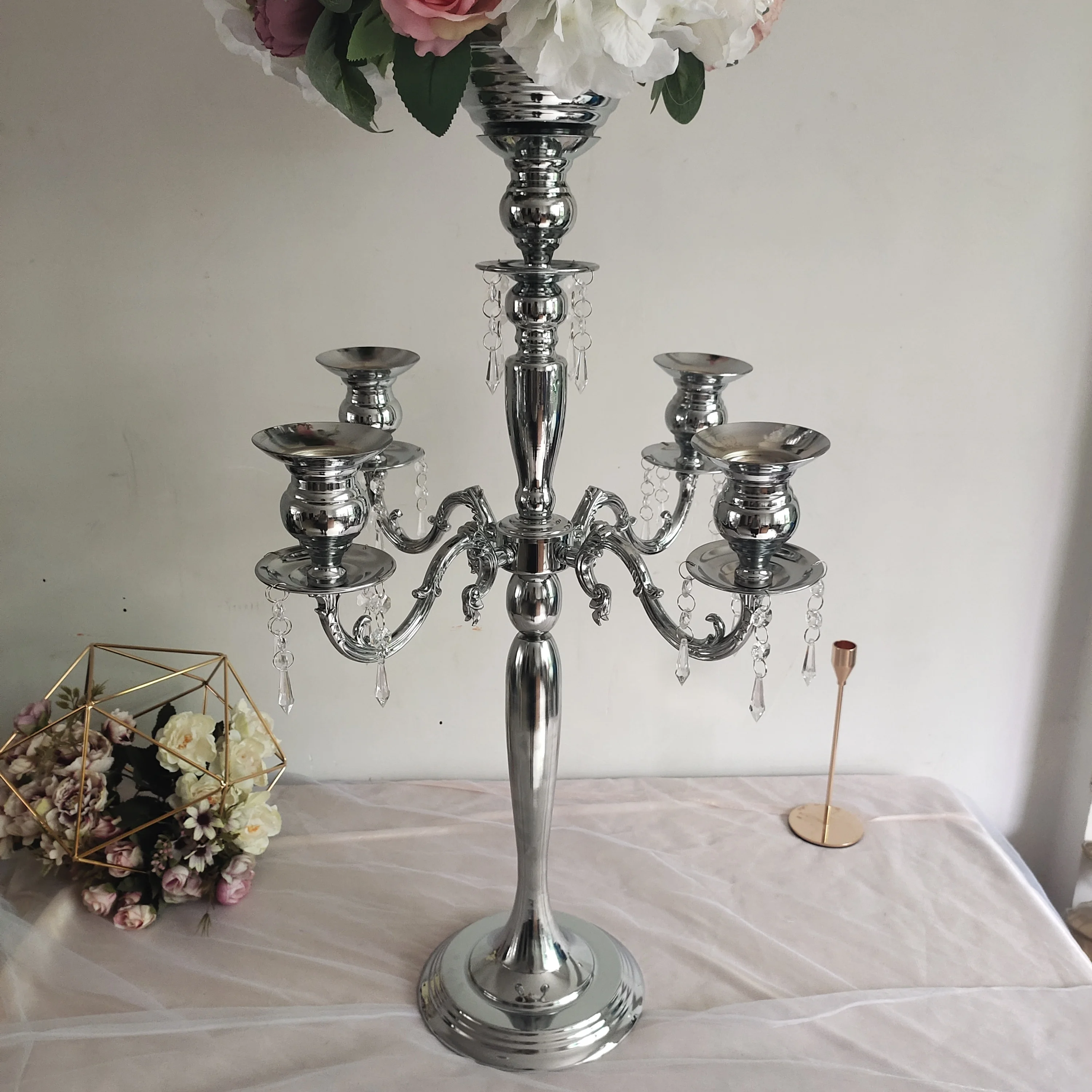 European Electroplated Metal Candle Holder 5 Head Candlestick With Crystal Chains Table Center Decor Wedding Decoration