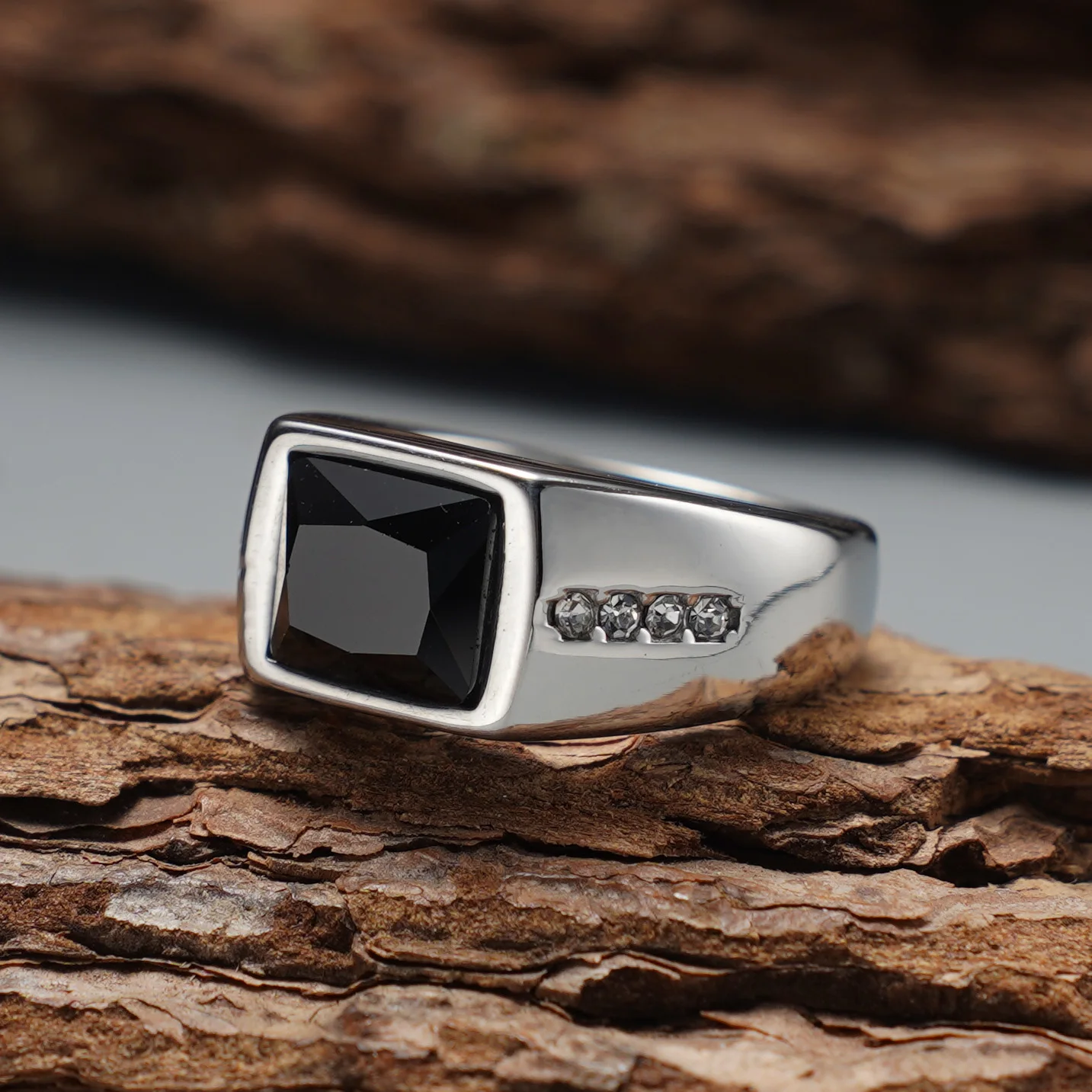 Herren Vintage Quadratischer Ring aus 316L Edelstahl mit Schwarzem Edelstein, Ideales Accessoire für Tägliches Tragen und zum Verschenken – Detail 11