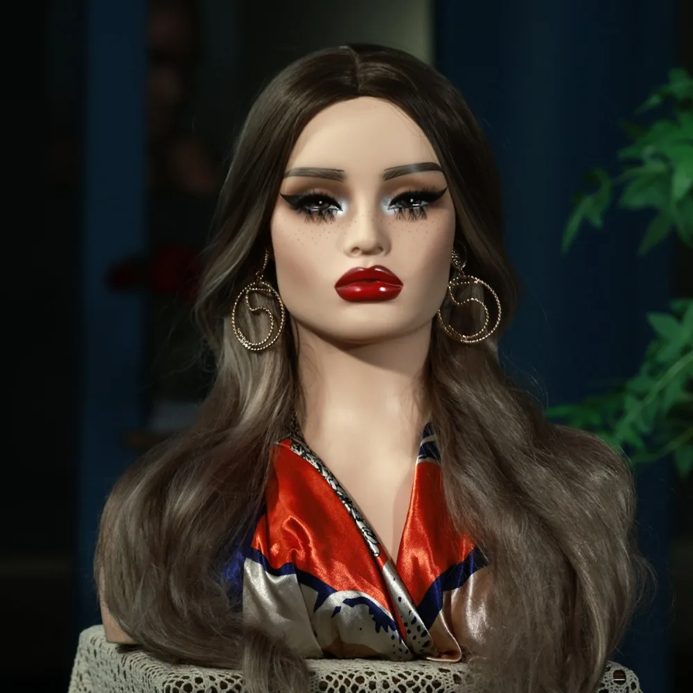 رأس عارضة أزياء أنثى واقعية مع أكتاف لعرض قبعة الشعر المستعار على الطراز الأوروبي