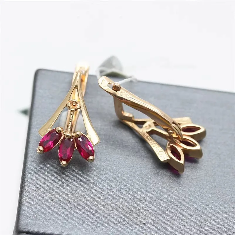 Boucles d'oreilles incrustées de trois pierres précieuses rouges pour femmes, bijoux de banquet plaqués or violet, breloque vintage exquise, or rose 14 carats, 585