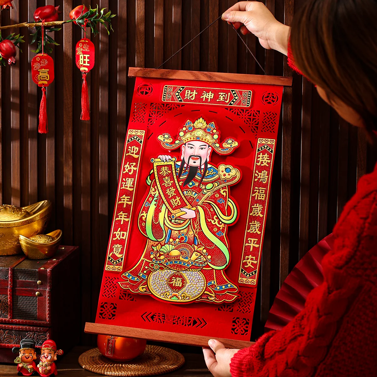 

Plucked three-dimensional hanging scroll decoration painting of God of Wealth