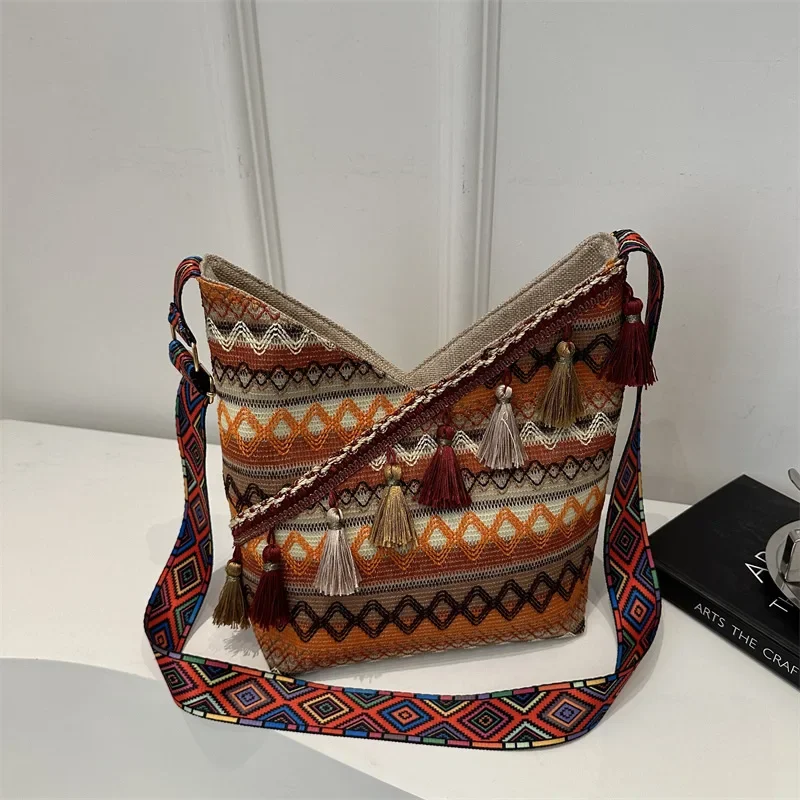 2024 Summer New Ethnic Style Women\'s Shoulder Bag Fashion Trendy Large Capacity Messenger Bag Cross-border Women\'s Bag