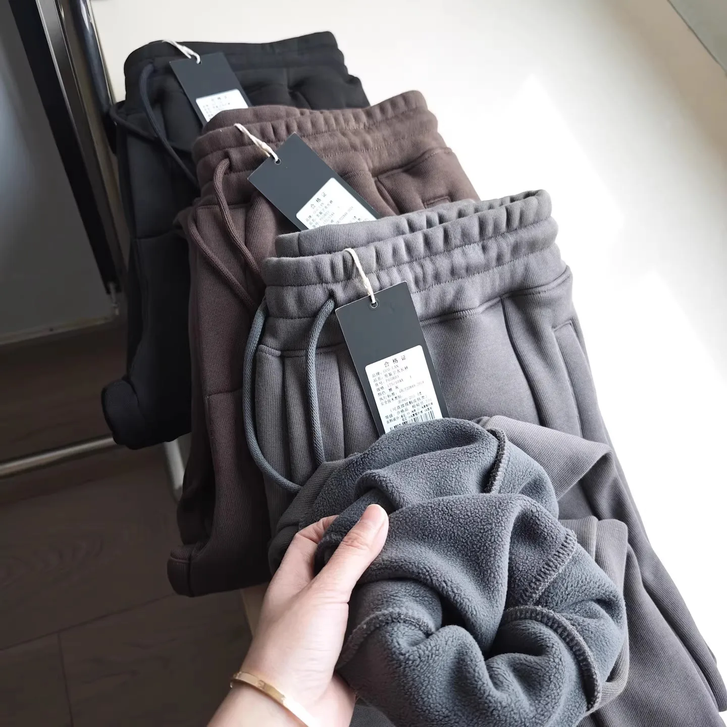 

Мужские зимние утепленные брюки с флисовой подкладкой, ветрозащитные, теплые, с эластичной талией, спортивные повседневные брюки, модные