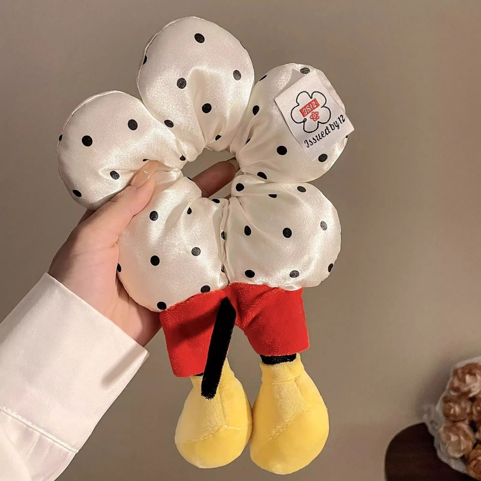 1 Stück niedlicher Cartoon-Puppen-Haargummi, gepunktete Blume – geformter Haargummi, lustiges und Kawaii-Haar-Accessoire für Mädchen – Detail 2
