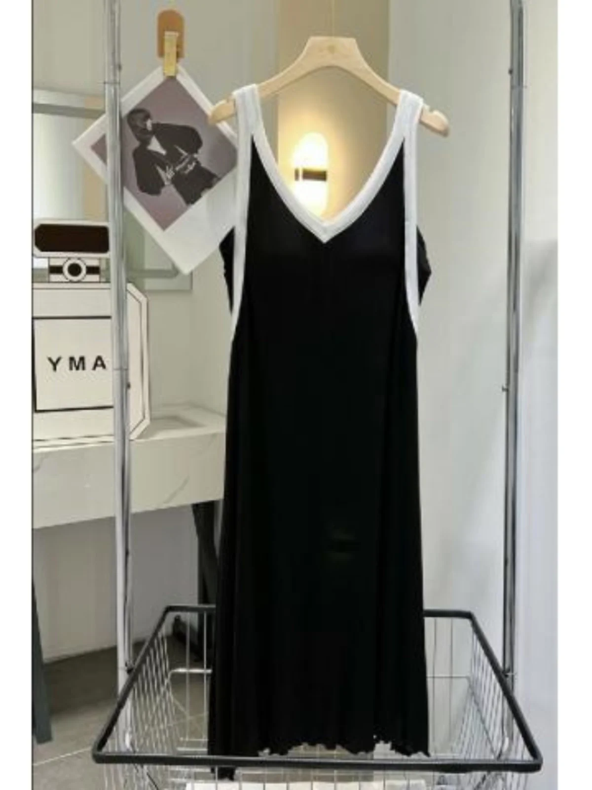 

Summer New plus Size Loose Vest Dress V-Neck Sleeveless Thin Mid-Length Casual Home Wear for Young Women Hollow out Design