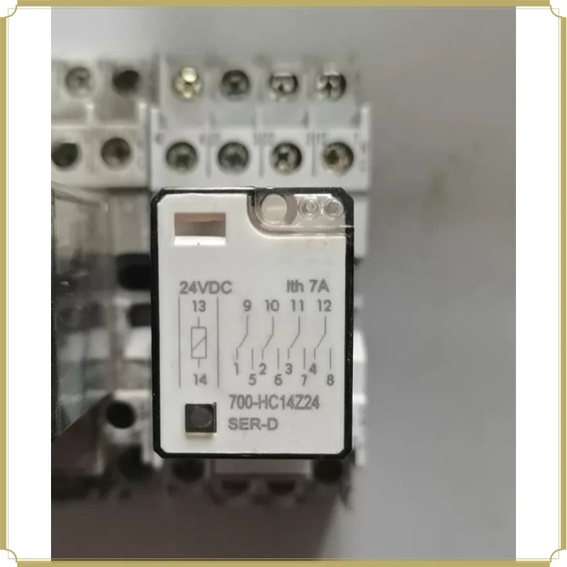 Relay 700-HC14Z24 24VDC 14 pins
