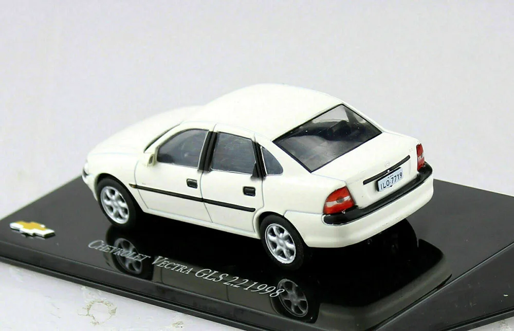 New 1:43 Scale   Vectra GLS 2.2 1998 Diecast Car Model For Collection Gift