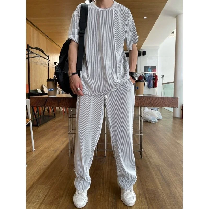 Summer Men\'s Loose Ice Sports Tracksuits Fashion Casual Short Sleeve T-shirt  And Pants Two-piece Sets Men Clothes Suit