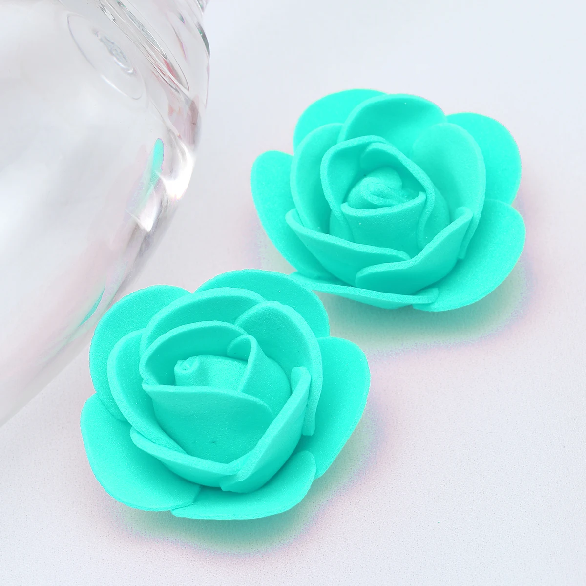 

100pcs Artificial Rose Heads Lifelike Soft Foam Fabric Wedding DIY Bouquets Centerpieces Reusable