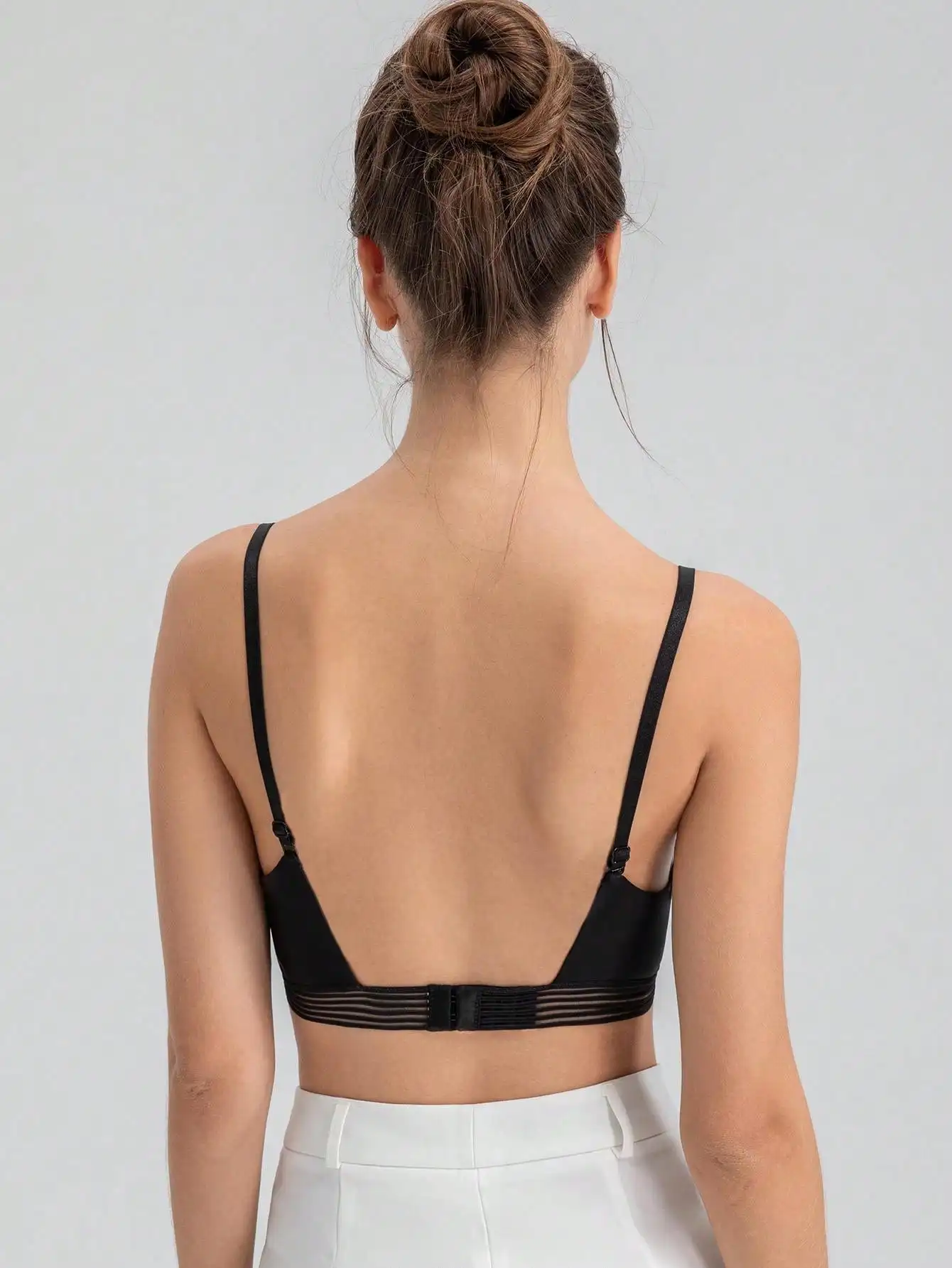 Sexy French lingerie for women without steel rings Push-up bra with a U-shaped back design for enhanced support and an open-back