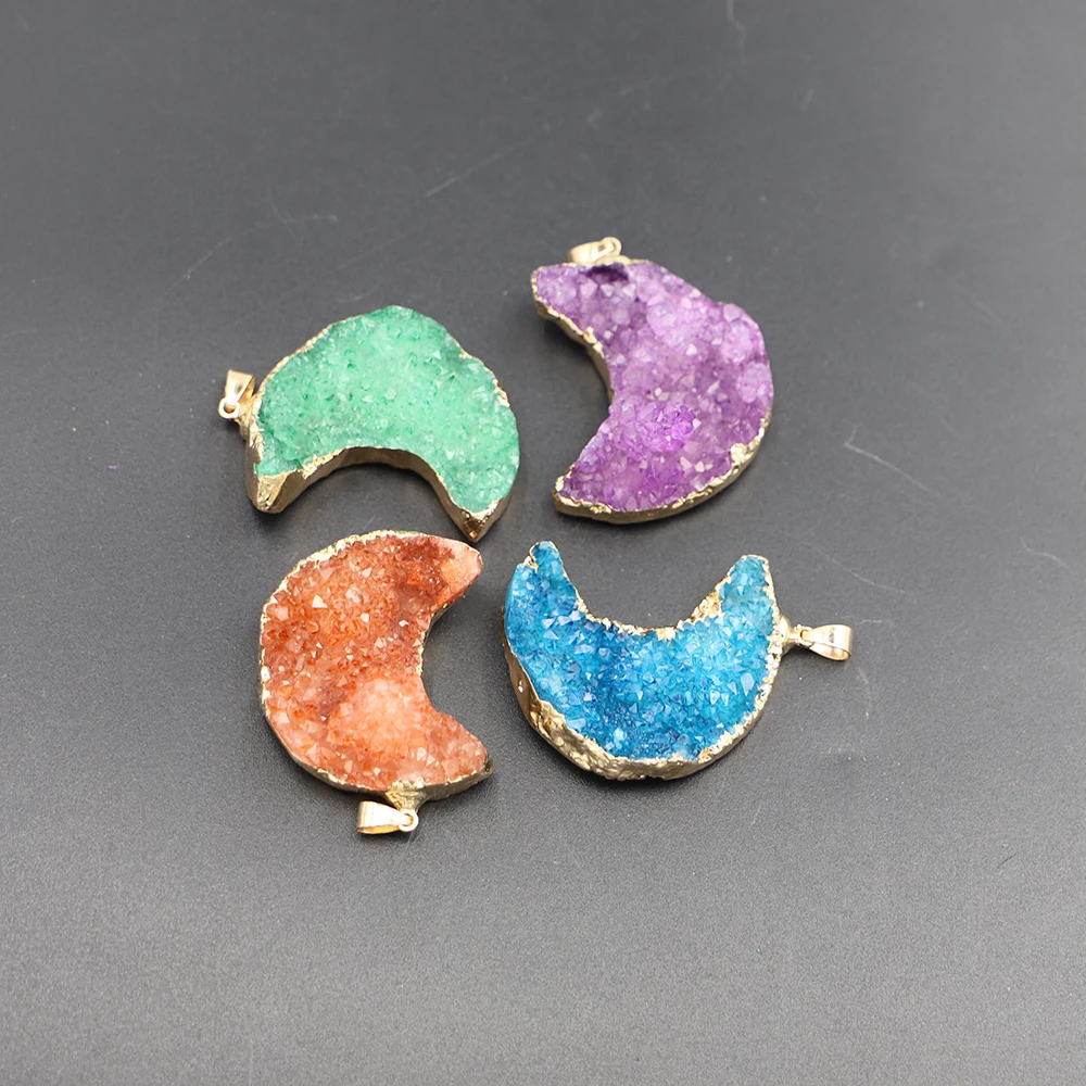 

Rough Natural Agate Gold Plated Moon Pendants Meditation Charms Crescent Crystal Jewelry Accessories Necklace Wholesale 4Pcs