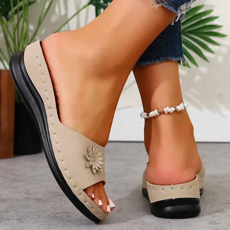 Lightweight Wedges Slippers Women Summer Flower Decor Thick Sole Sandals Woman Plus Size 36-43 Platform Beach Flip Flops_vogvips.com