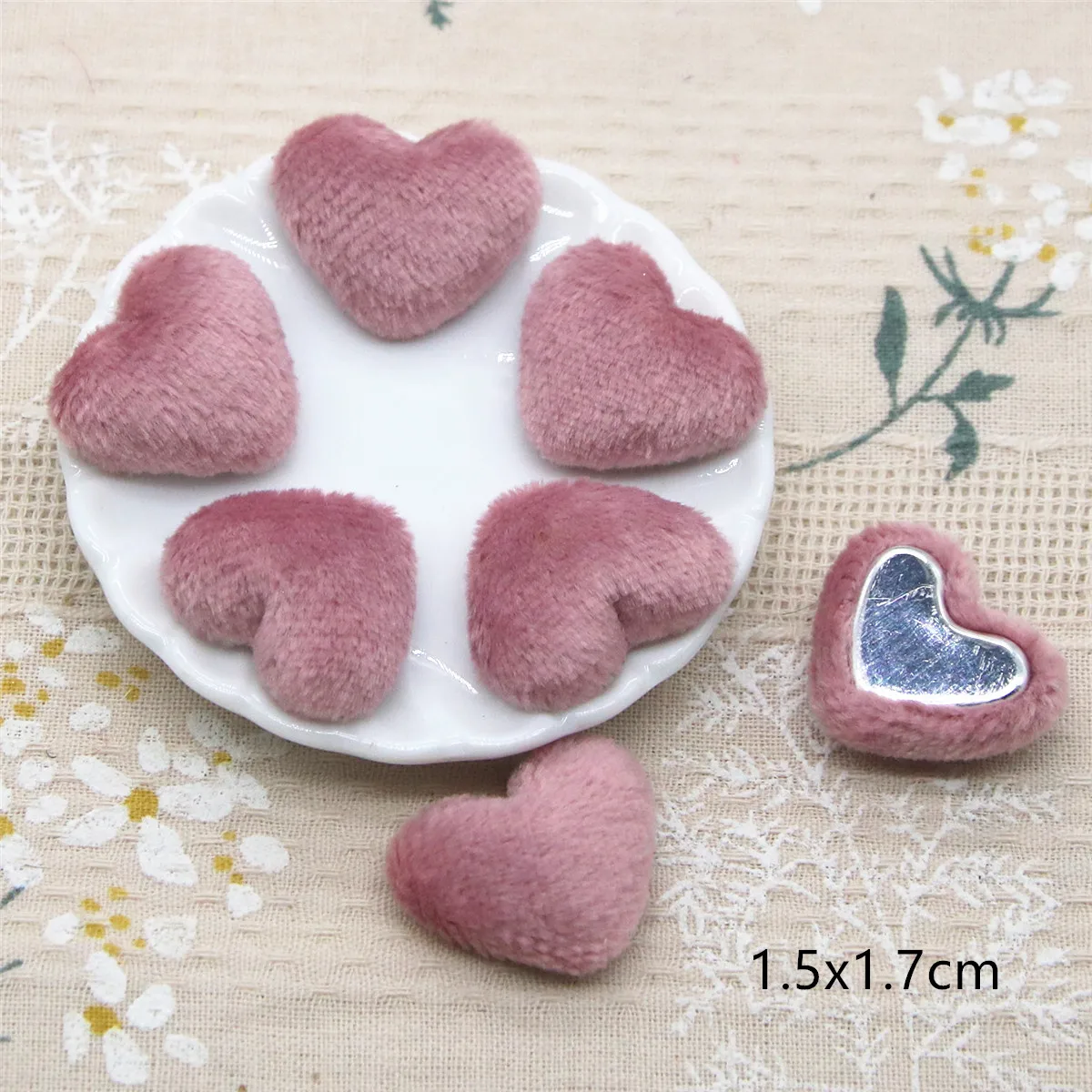 50pcs Furry Fabric Covered Heart Buttons Home Garden Crafts Garment Hair Clip DIY accessories