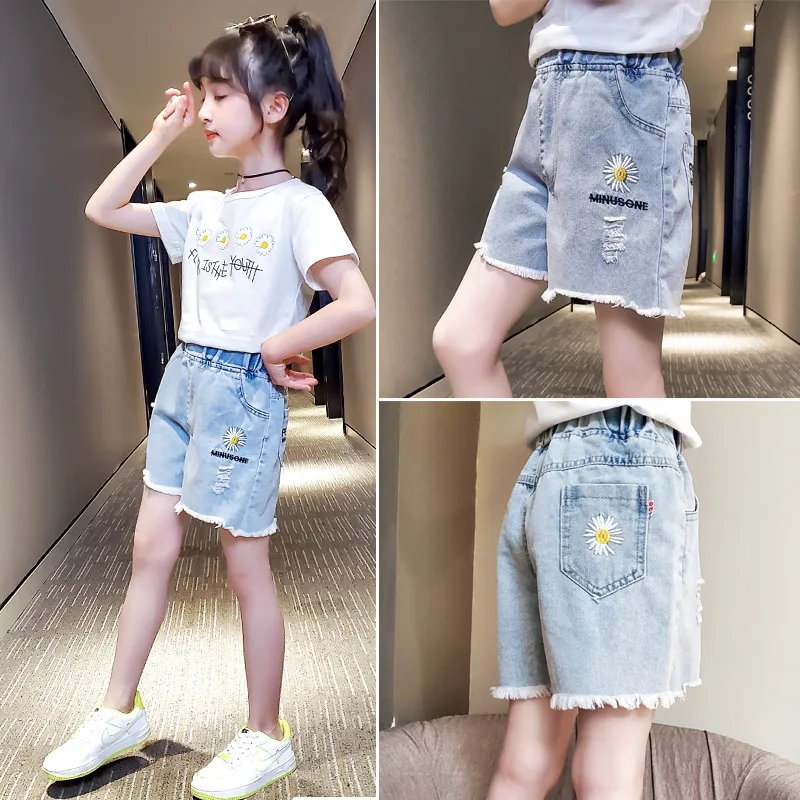 Girls' Shorts Loose and Fashionable Korean Small Daisies Ripped Holes Girls' Older Children's Summer Outer Wear Denim Shorts